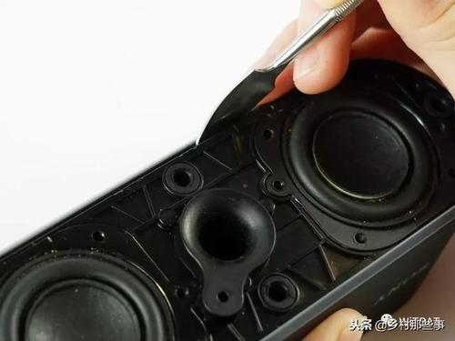 索尼音响怎么拆开外壳截图