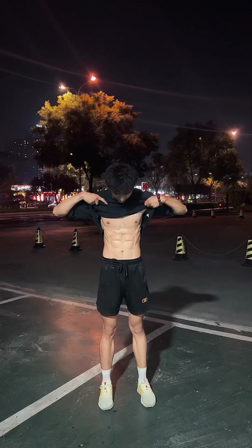 腹肌照片真实图片