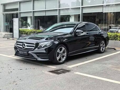 奔驰E300L黑色