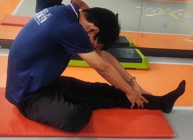 腘绳肌拉伸训练方法