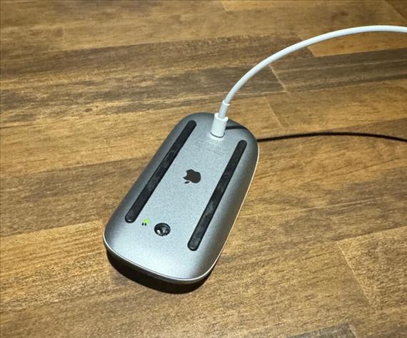 苹果无线鼠标怎么充电