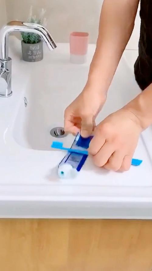 挤牙膏器使用方法缩略图