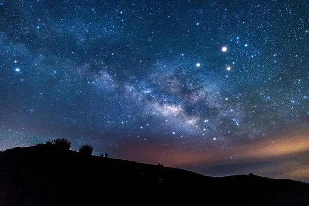 流萤晚星