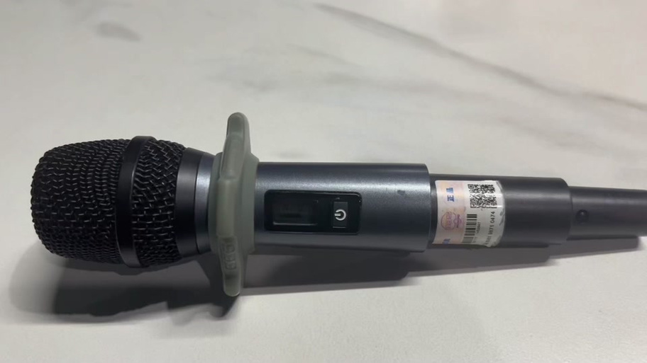 话筒两个只能响一个