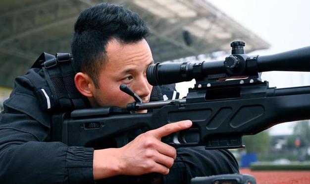 中国特警装备国产新型狙击步枪