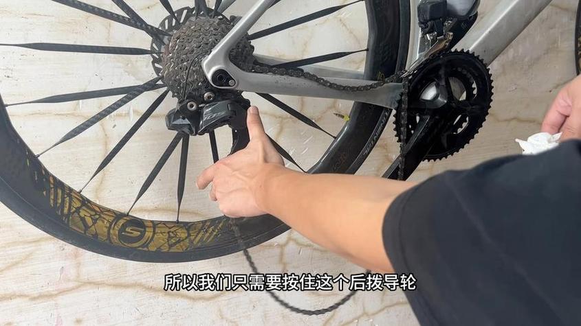 自行车链子转轮子不转怎么修