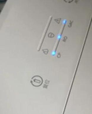 飞利浦净水器换芯后还是红灯