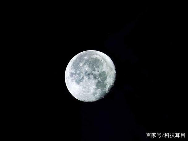 华为手机桌面有月亮标志在圆圈里是