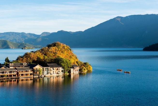 形容泸沽湖美景的诗句