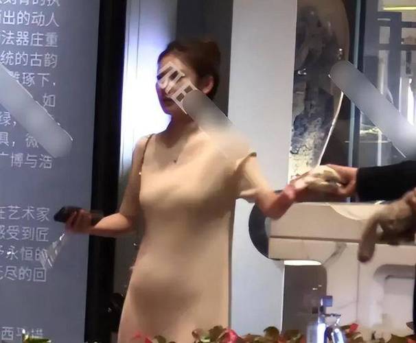 小腹隆起怀孕束腹文