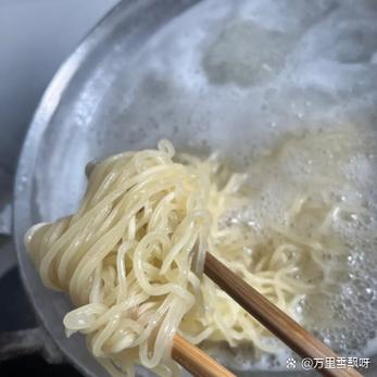 为什么活的面放冰箱一夜上面出现水
