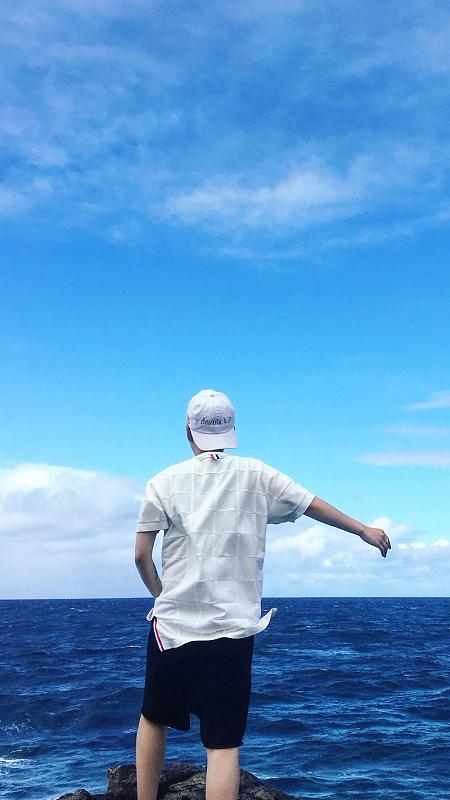 带帽卫衣男生背影头像