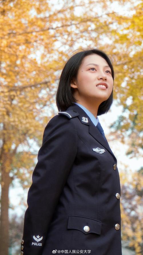 人形警犬萧洁