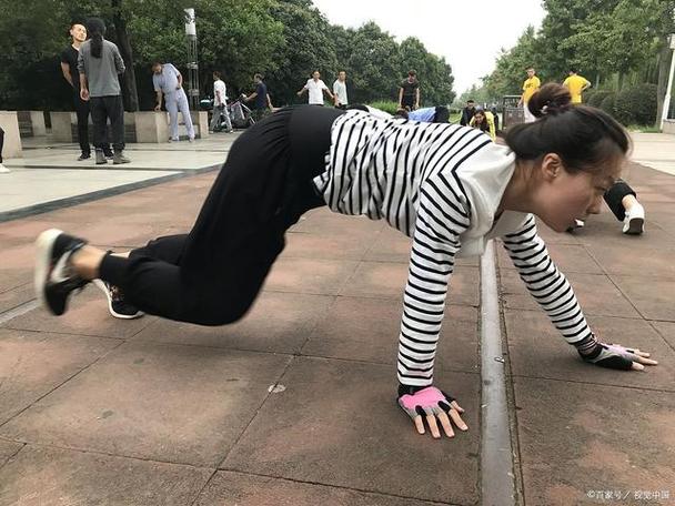 人类爬行最快速度是多少