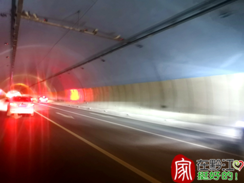 深圳地铁隧道为什么没灯