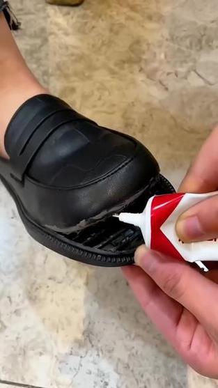 鞋胶怎么去除