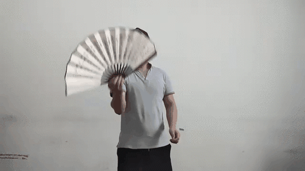 扇扇子动图