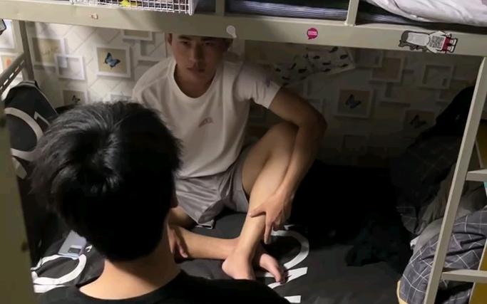 室友连麦打游戏太吵怎么办