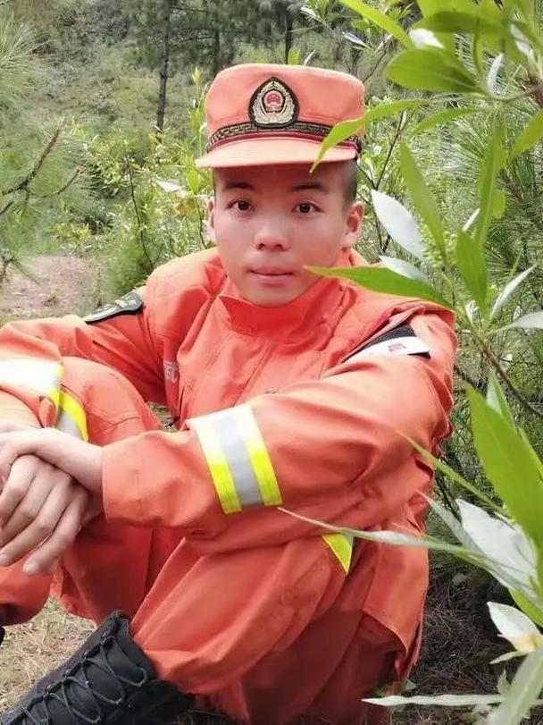 我的军同回忆班长周鹏