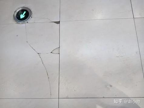 巧妙修复地砖起拱缩略图
