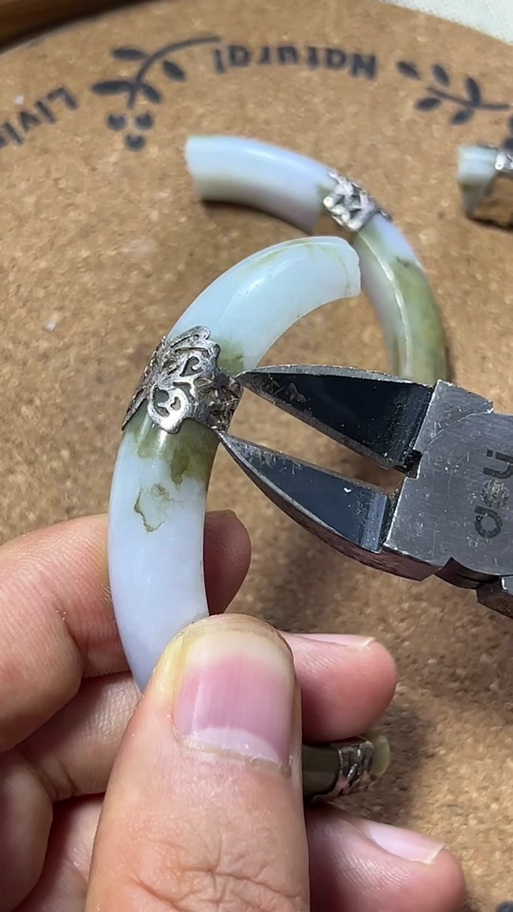 玉手镯修复后还能戴吗缩略图