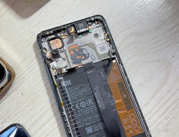 手机换主板里面的数据还在吗