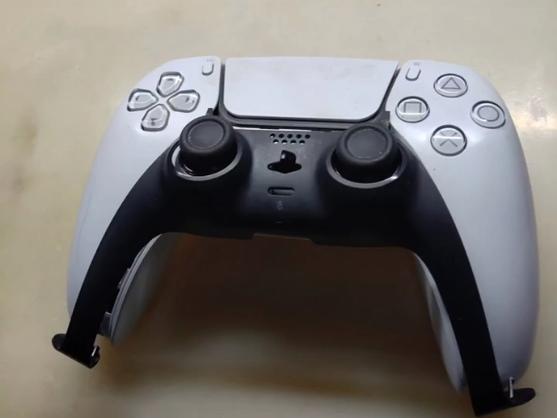 ps5手柄自动往左飘
