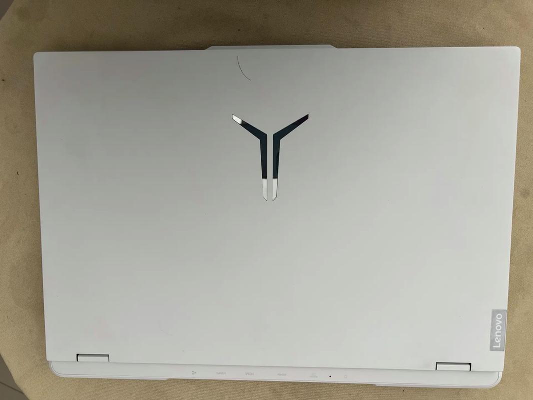 拯救者r9000p白色会发黄吗