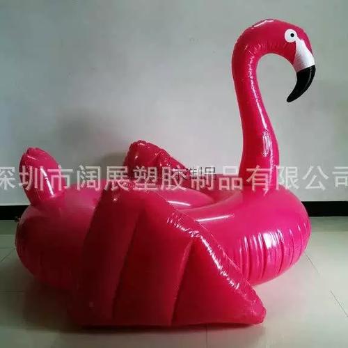 火烈鸟红色和白色区别