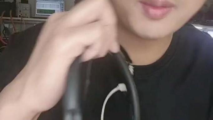 bose蓝牙耳机一直闪红灯缩略图