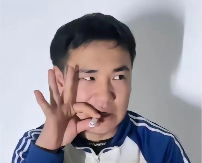 鹰眼脱缰凯头像