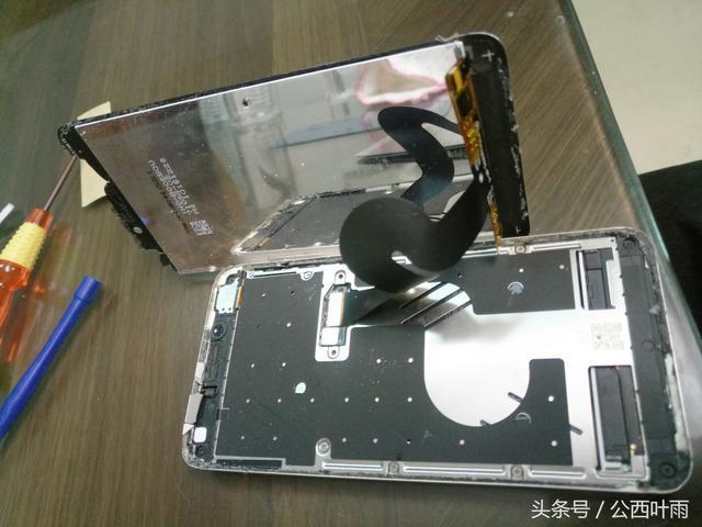 手机怎样拆屏内屏不坏