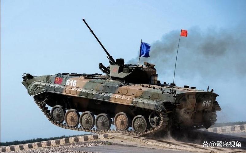 阅兵仪式装甲车