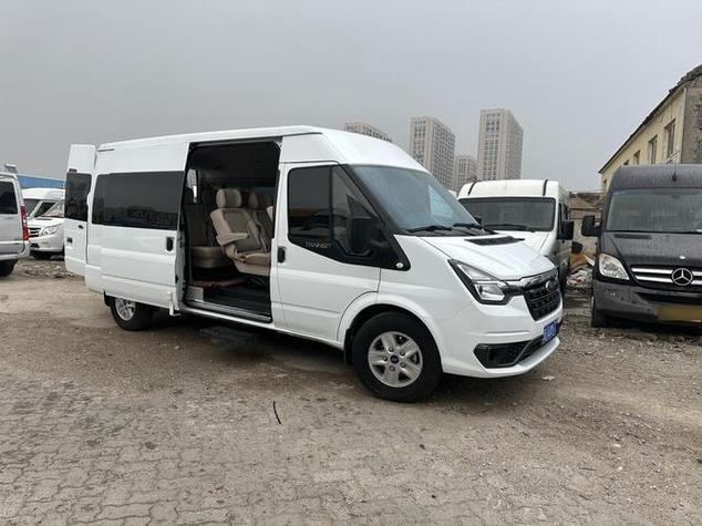 新世代全顺9座商务车