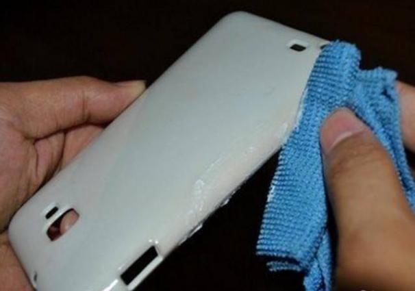 硅胶手机壳染色了怎么清洗