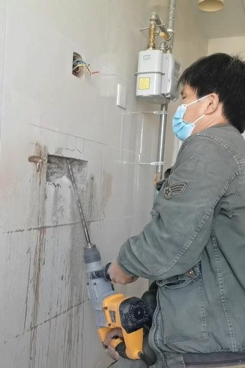 不破坏墙面改插座位置