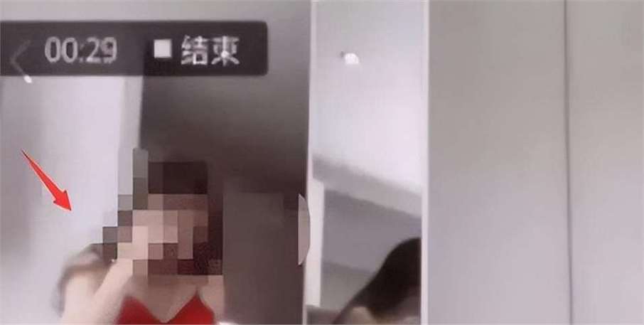 主播摄像头忘记关了