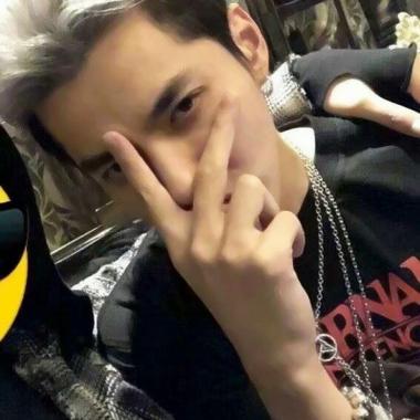 吴亦凡的头像