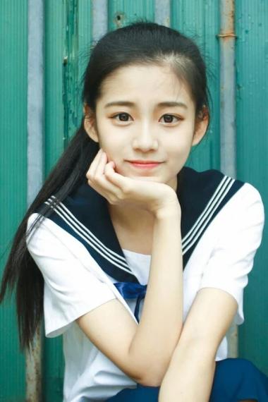 一直扎马尾的女生