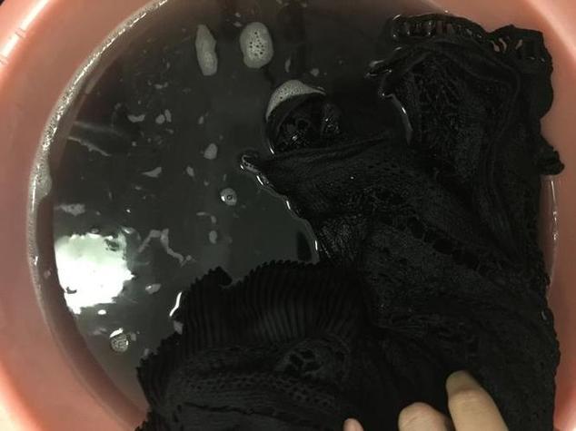 黑色衣服褪色恢复办法缩略图