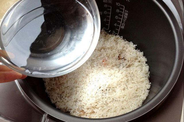 电饭锅半生半熟故障缩略图