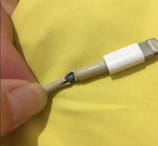 官网买的苹果手机数据线坏了怎么办