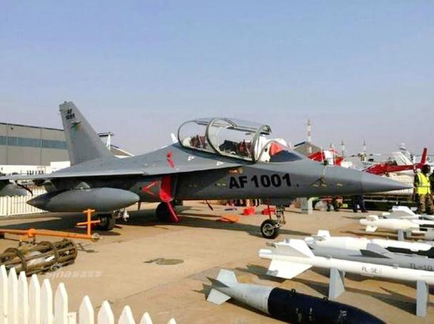 L-15教练机