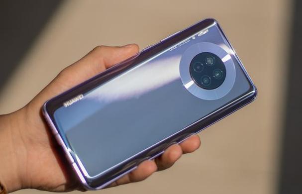 华为mate30屏幕材质