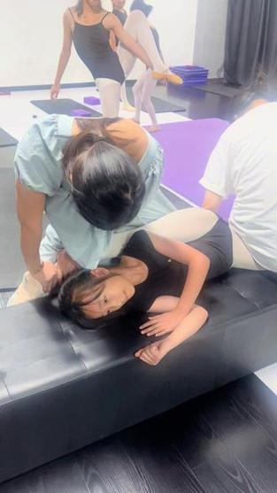 撕腿疼哭魔鬼训练图标