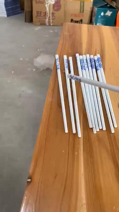 瓷筷子摔断了4个寓意