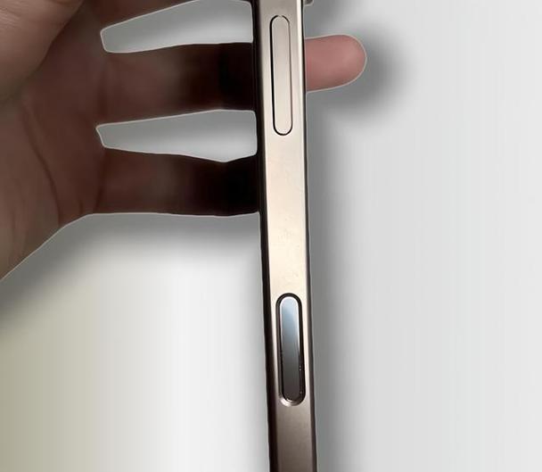 iphone侧边按键没弹性