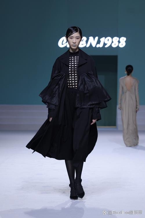黑色衣服褪色怎么恢复游戏截图