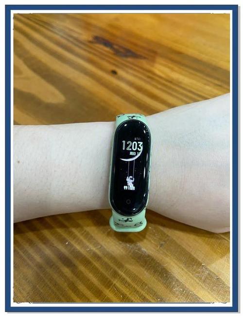 小米手环5怎么拆表带