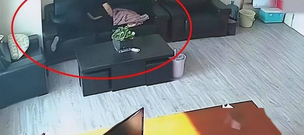 办公室监控忘关了